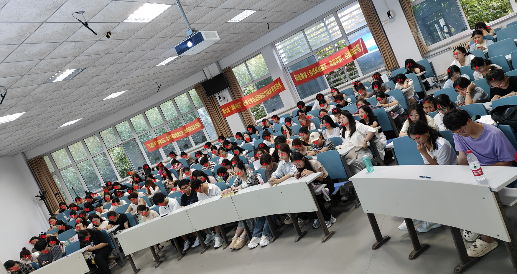 期貨知識(shí)進(jìn)校園” 暨第七屆“鄭商所杯”全國(guó)大學(xué)生金融模擬交易大賽宣講會(huì) 新聞稿 期貨知識(shí)進(jìn)校園” 暨第七屆“鄭商所杯”全國(guó)大學(xué)生金融模擬交易大賽宣講會(huì) 新聞稿